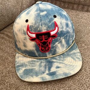 Mitchell & Ness bulls hat unisex